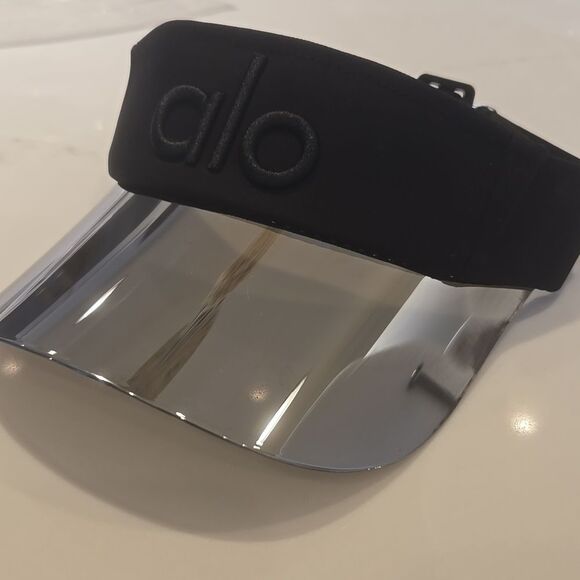 ALO Yoga Accessories - Alo Black Visor with Silver Brim